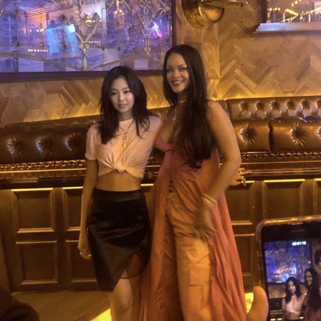 Jennie do sac Rihanna anh 4