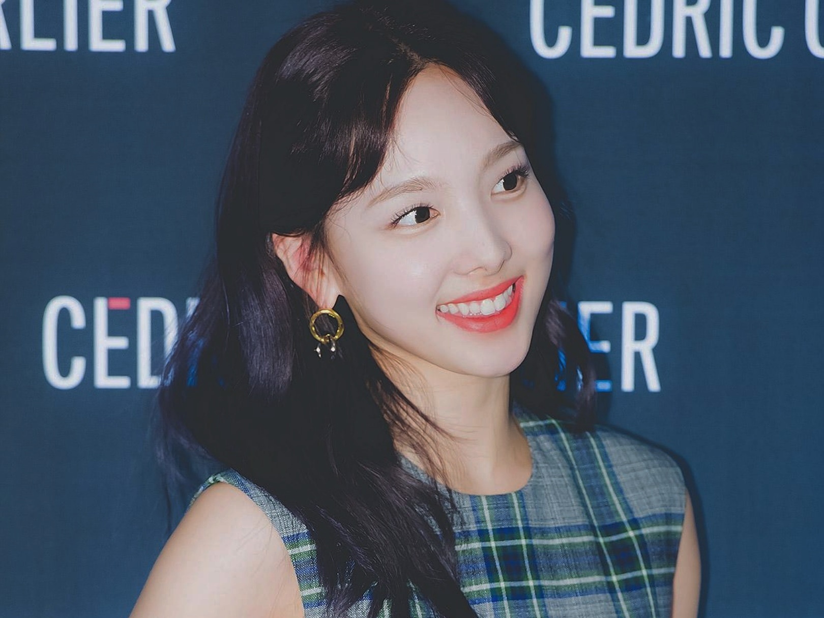 nhan sac chi ca TWICE anh 4