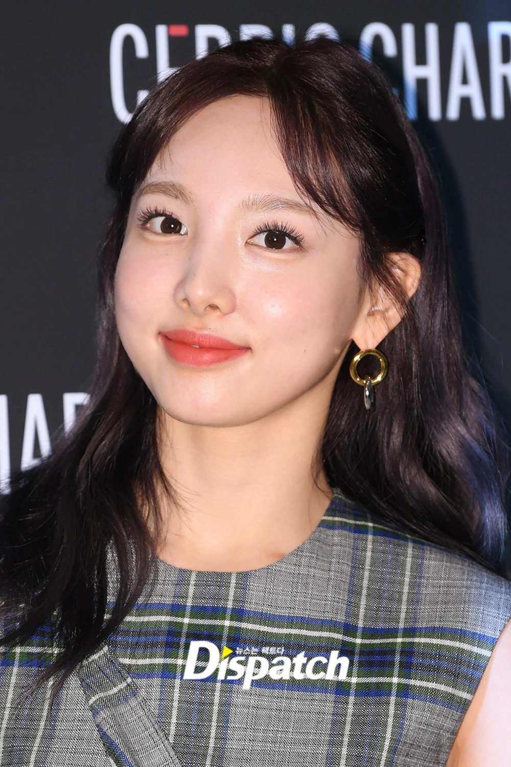 nhan sac chi ca TWICE anh 3