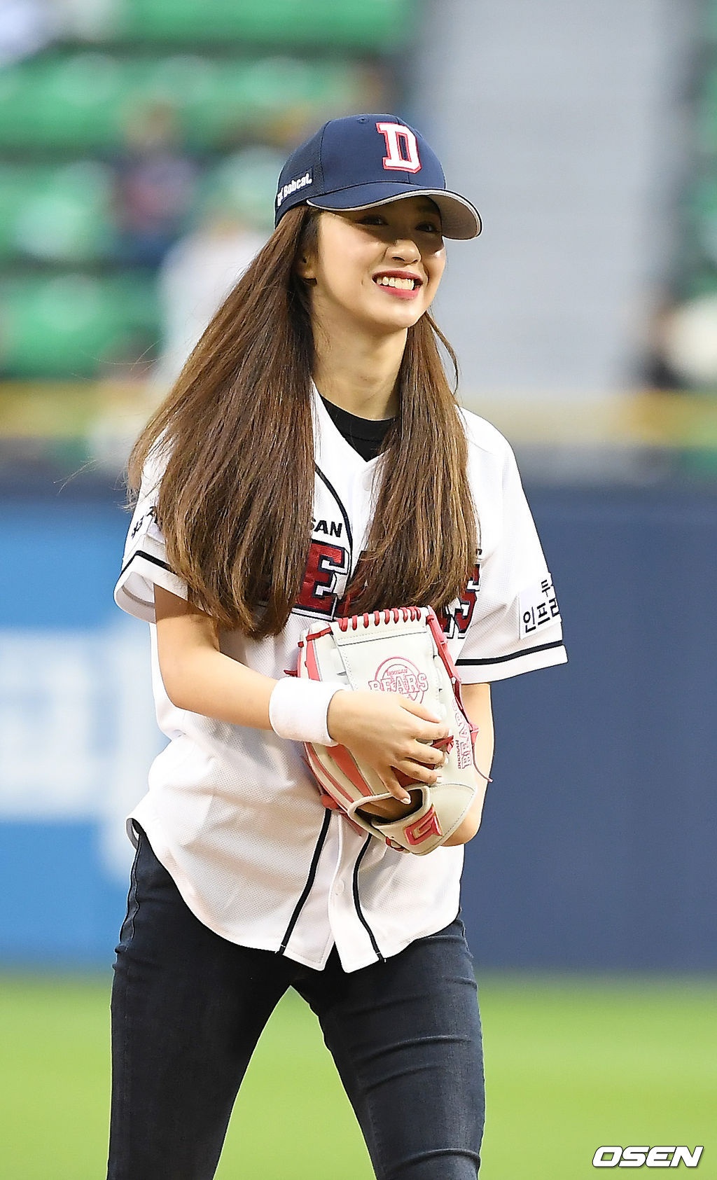 nu than Kpop tren san bong anh 7