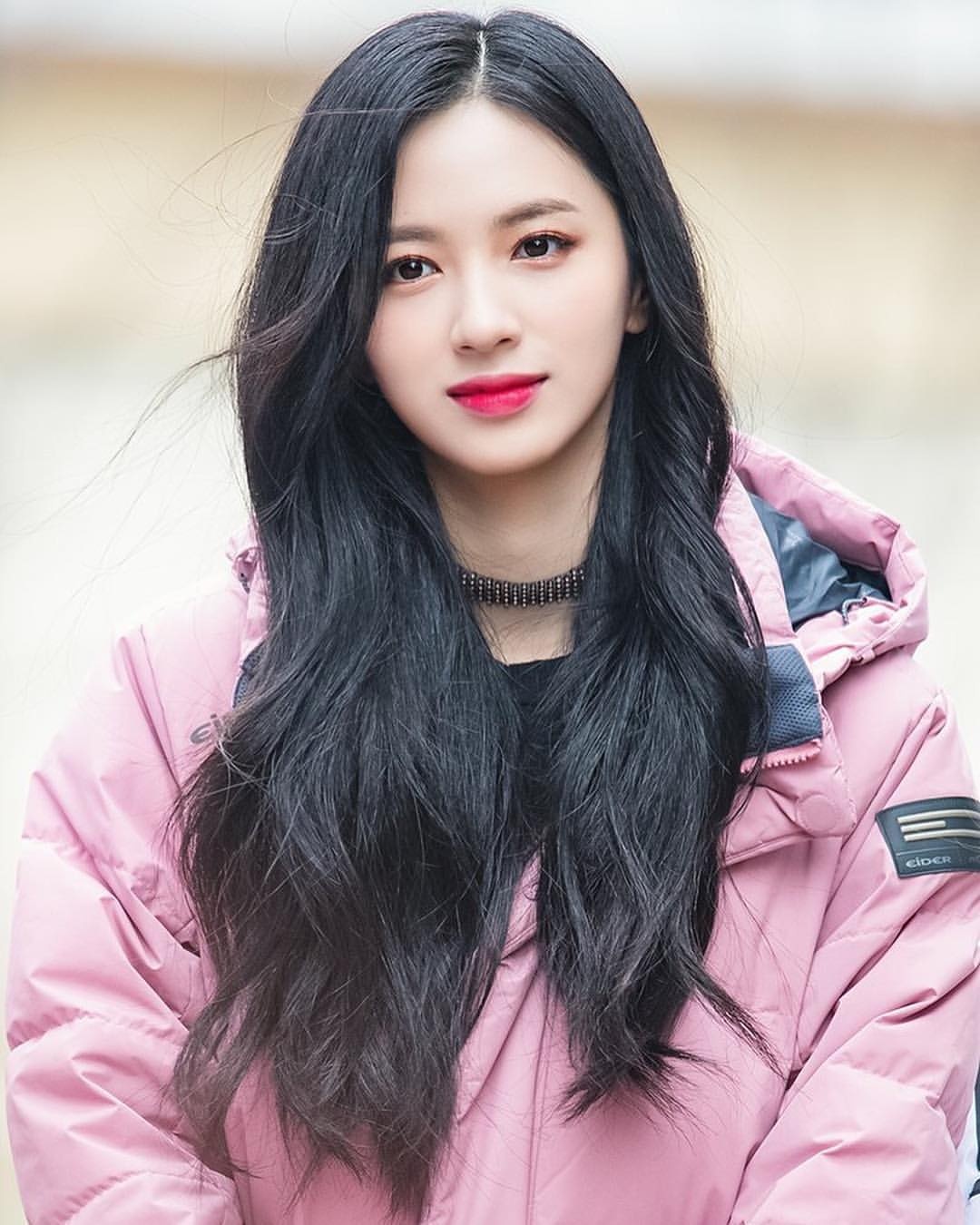 nu than Kpop tren san bong anh 13