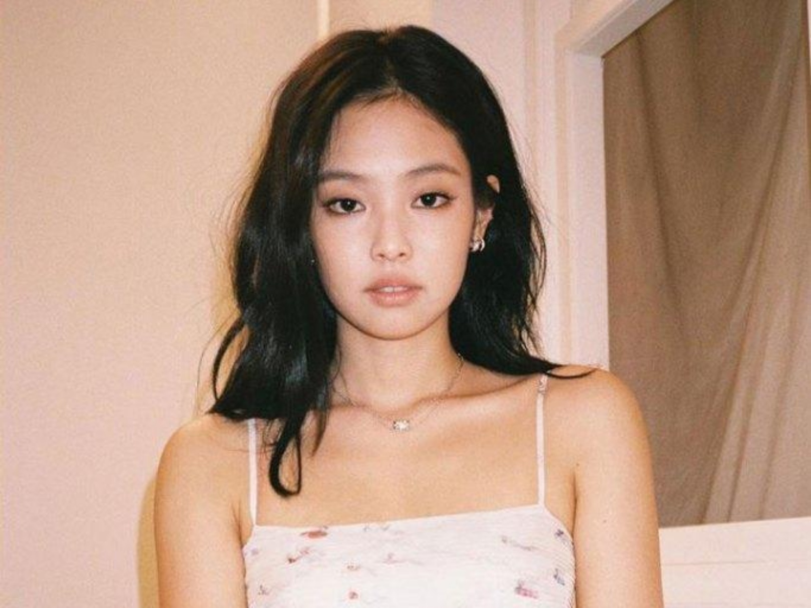 Hinh anh Jennie tren tap chi elle anh 9