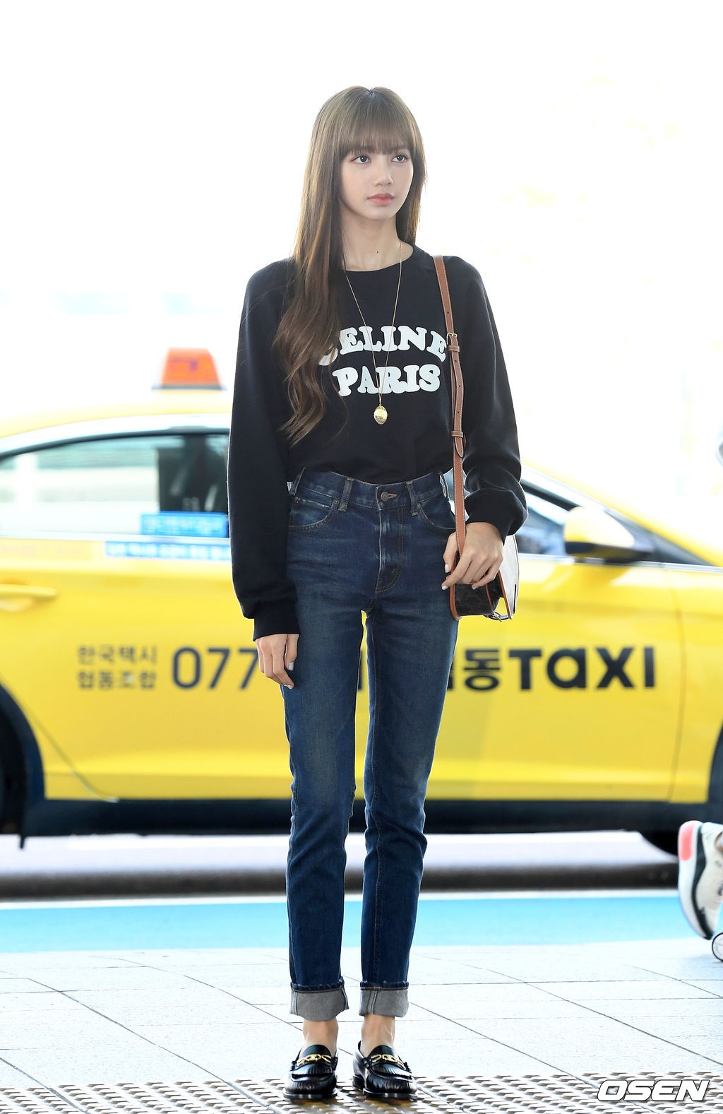 Lisa tham du Paris Fashion Week anh 1