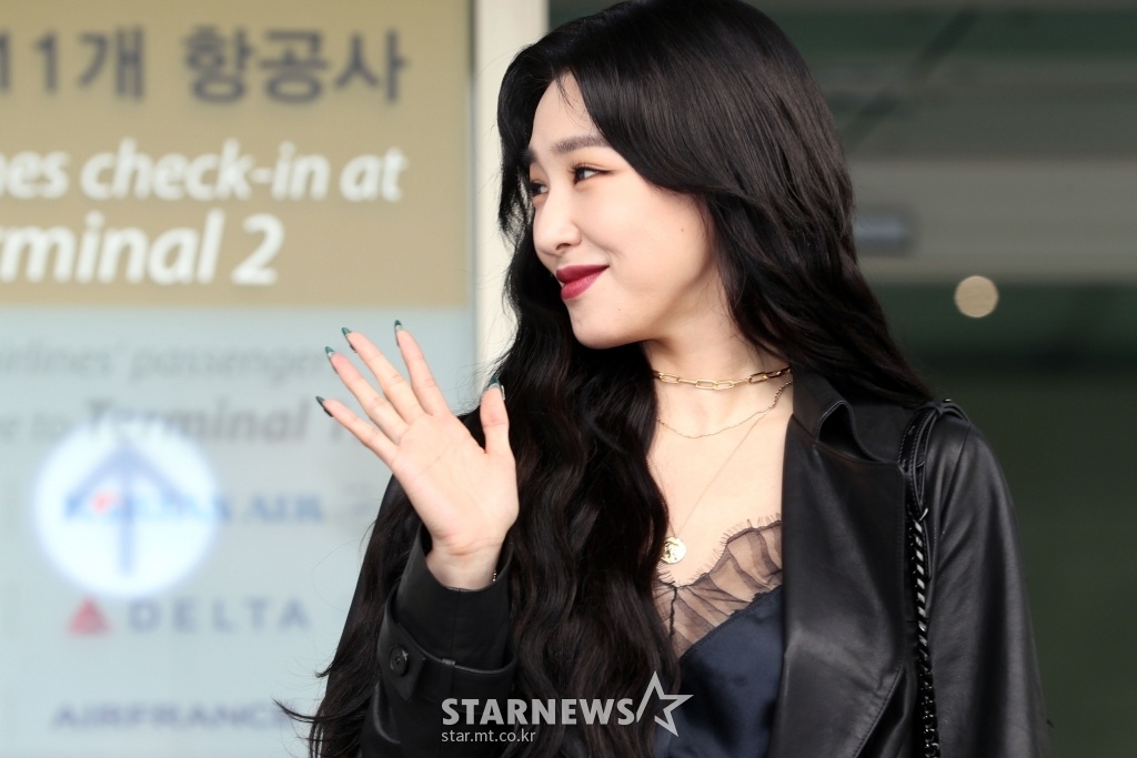 Tiffany trang diem dam, an mac khac biet giua dan my nhan xu Han hinh anh