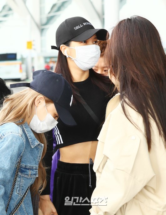 sao Kpop tai san bay anh 16