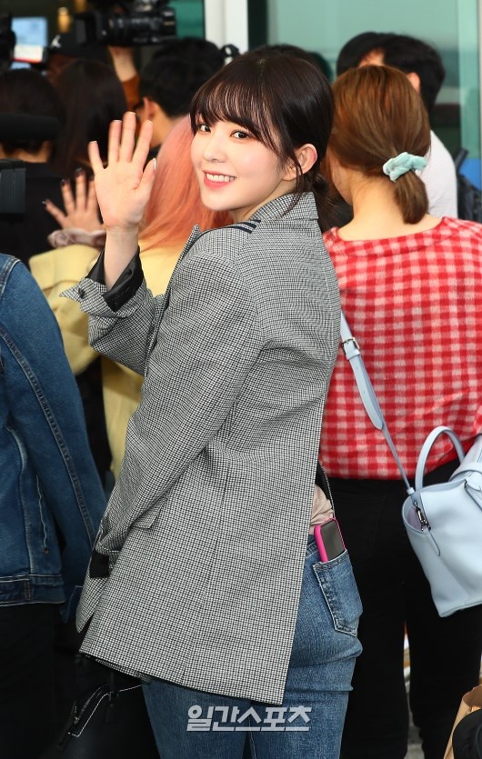 sao Kpop tai san bay anh 11