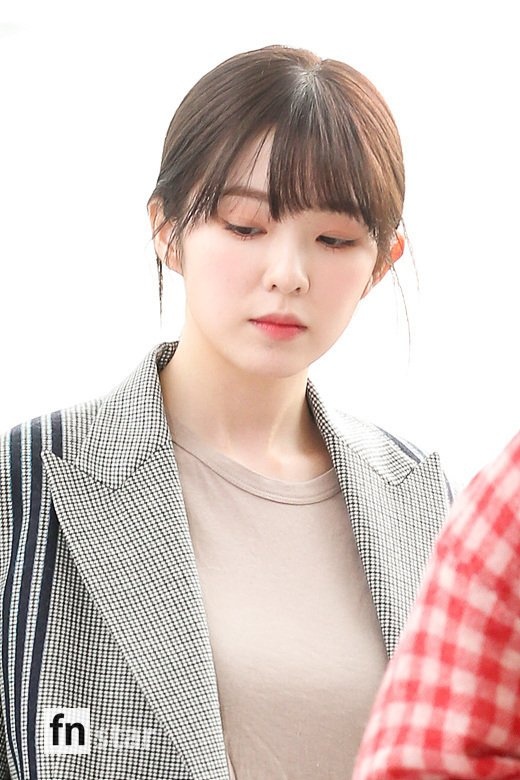 sao Kpop tai san bay anh 10