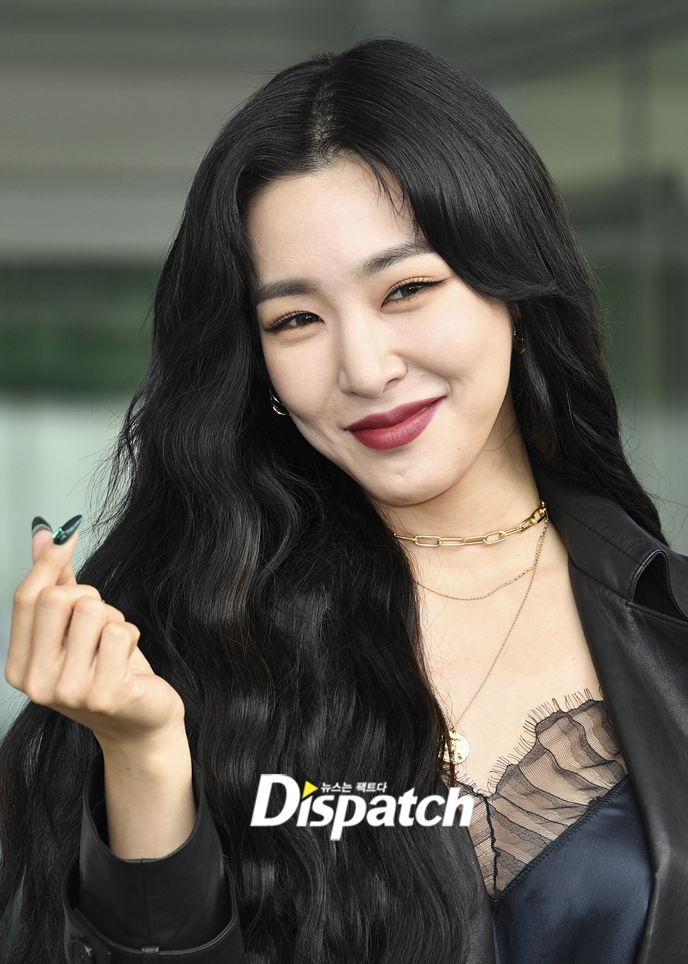 sao Kpop tai san bay anh 3