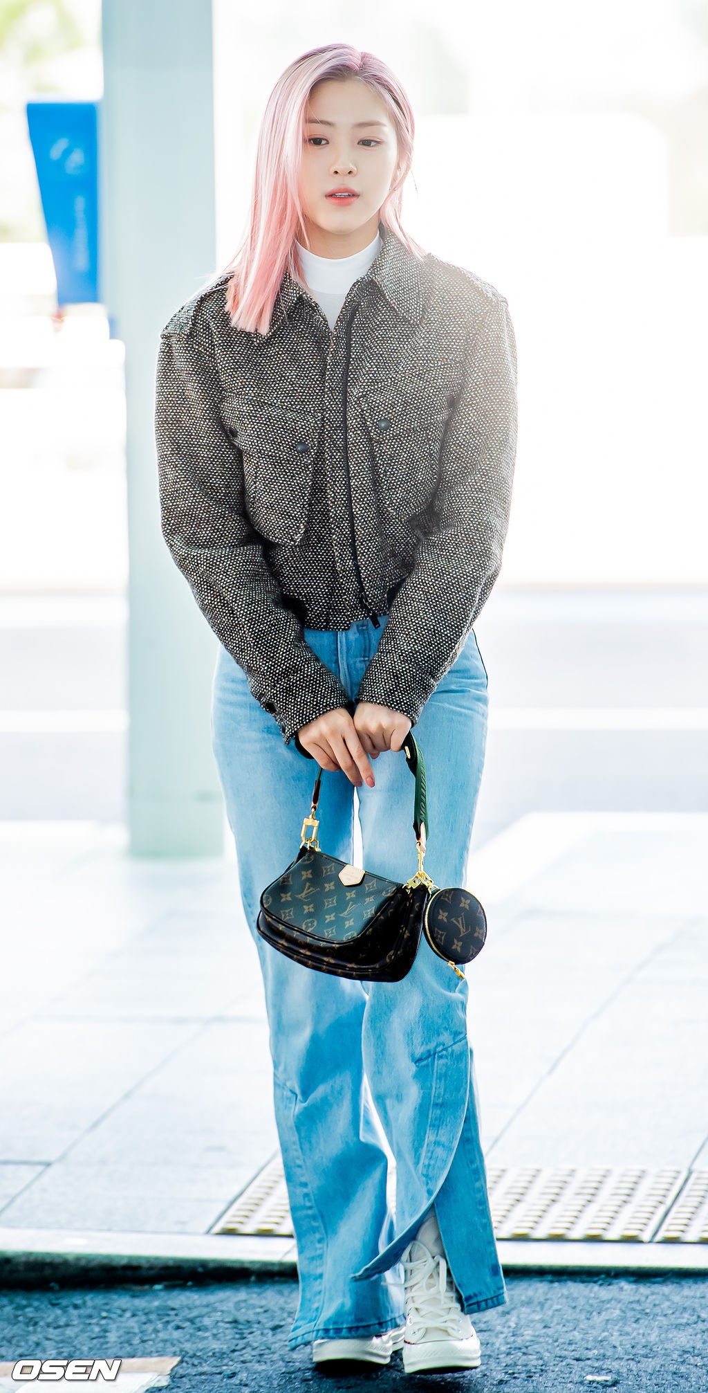 ITZY tham du Paris Fashion Week anh 9