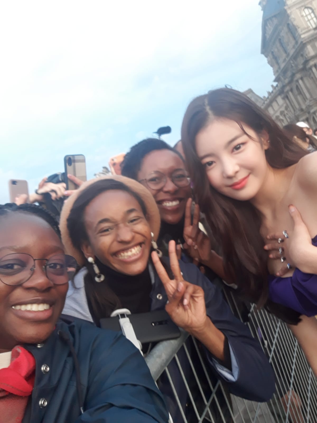 ITZY tai Paris Fashion Week anh 6