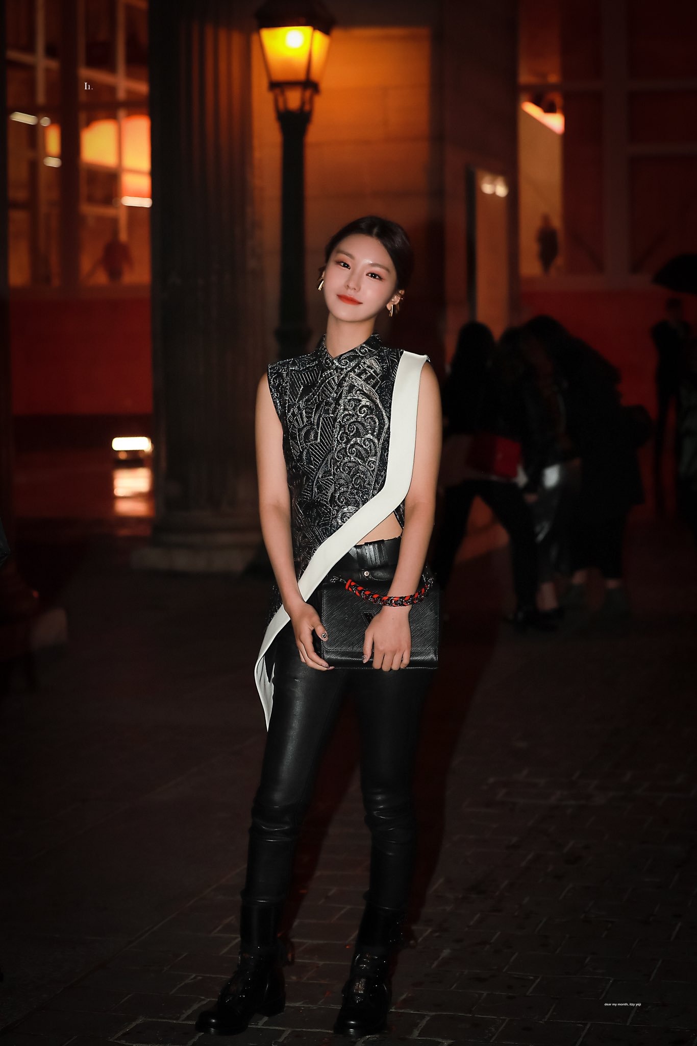 ITZY tai Paris Fashion Week anh 11