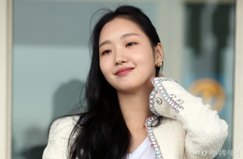 sao Kpop tai san bay anh 12