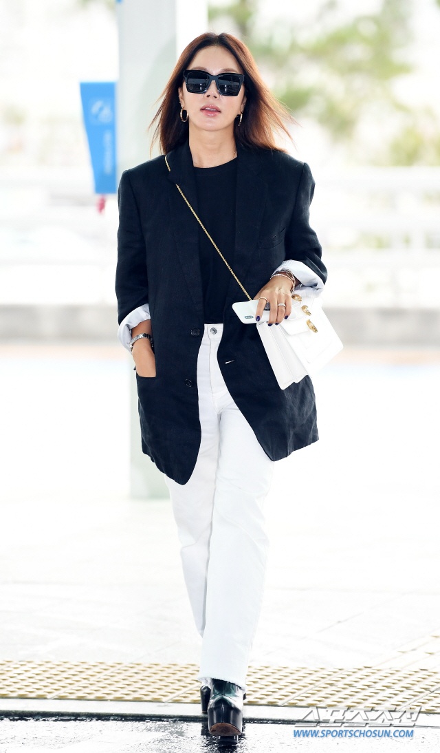 sao Kpop tai san bay anh 2