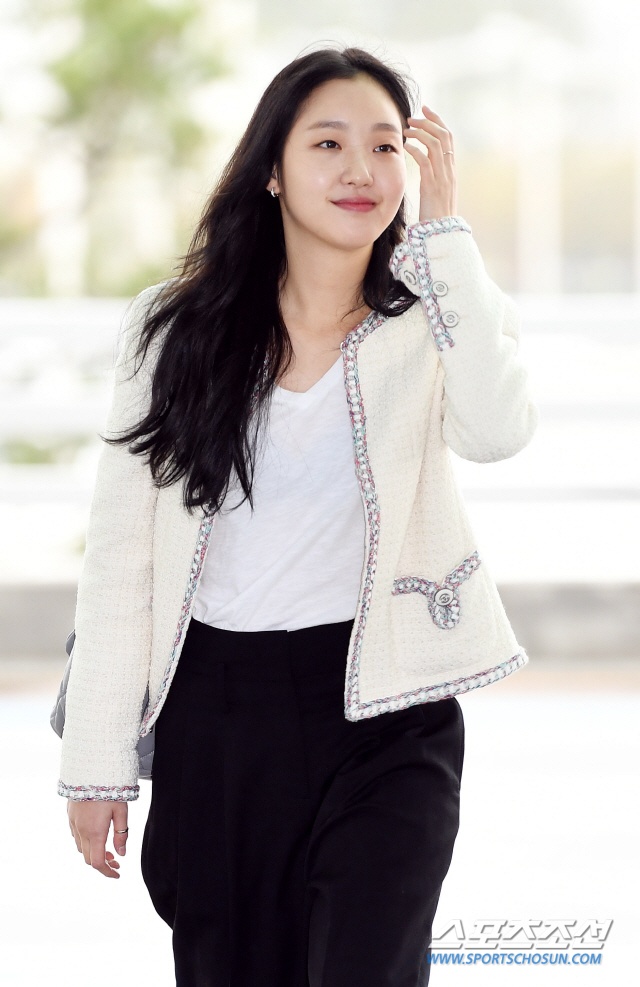 sao Kpop tai san bay anh 16