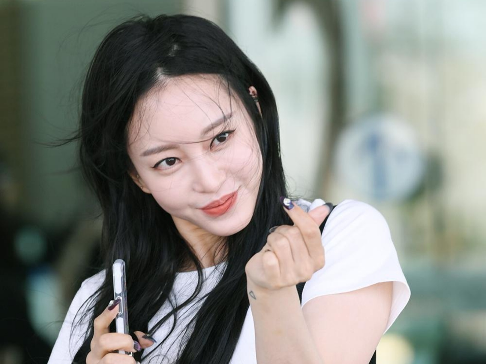 sao Kpop tai san bay anh 12