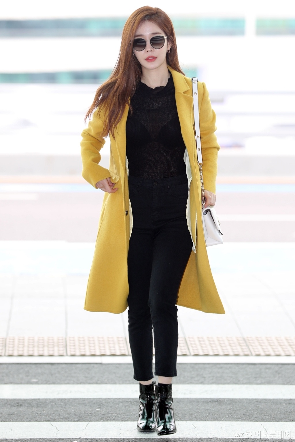 thoi trang san bay sao nu U40 anh 4