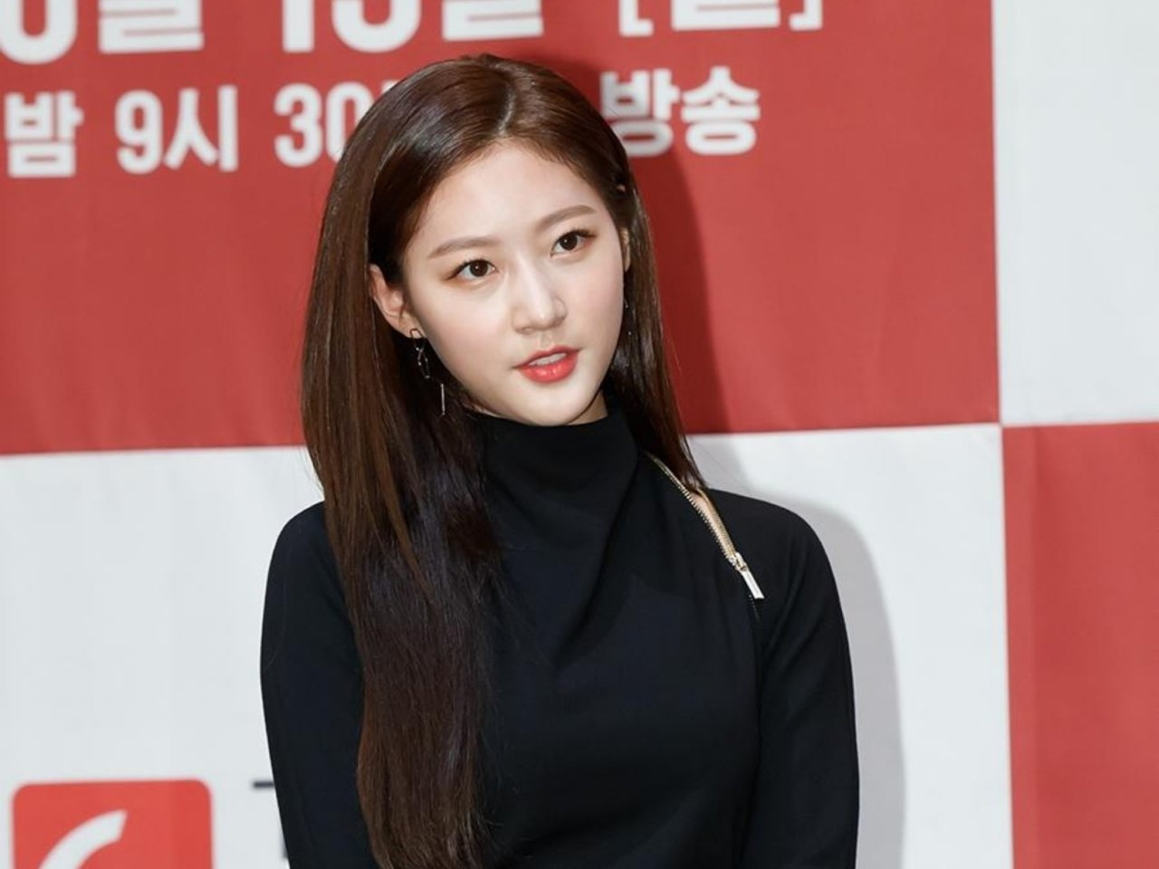 Em gai quoc dan 10X xu Han khoe sac voc quyen ru hinh anh