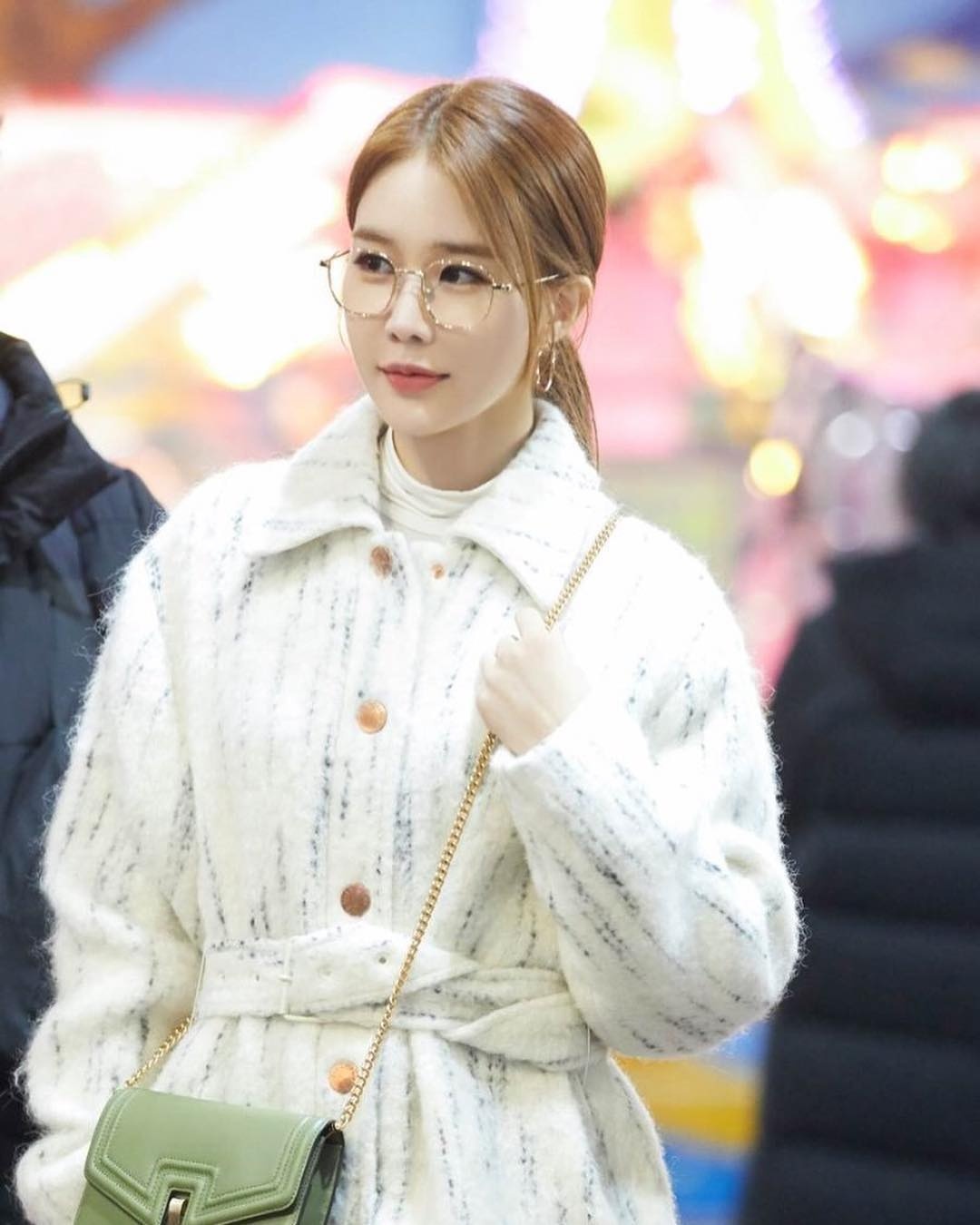 thoi trang san bay sao nu U40 anh 11