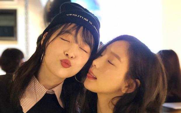 Nhung nguoi ban than nhat trong cuoc doi Sulli hinh anh