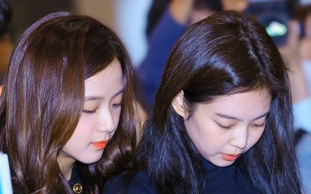 EXO lo dien sau dam tang Sulli hinh anh