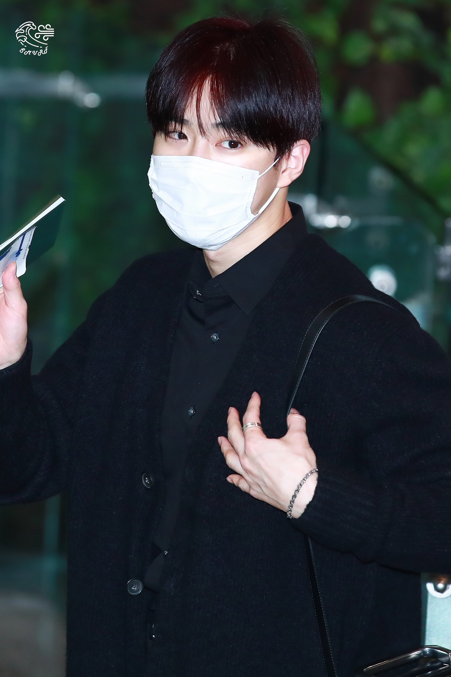 sao Kpop o san bay anh 4