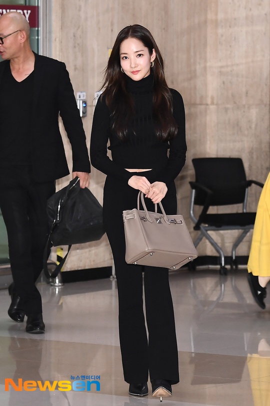 sao Han tai san bay anh 2