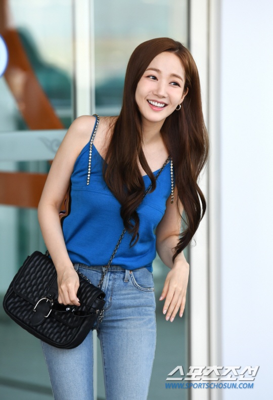 sao Han tai san bay anh 6