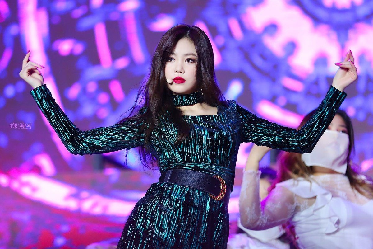 Nhan sac nu hoang quyen ru the he moi Kpop hinh anh