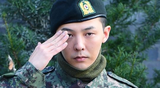 G-Dragon - 'vi vua' tro lai hinh anh