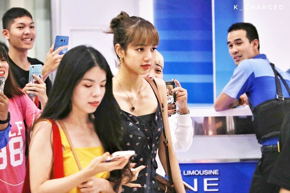 Lisa tai san bay anh 5