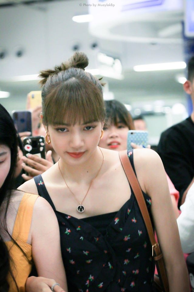 Lisa tai san bay anh 8