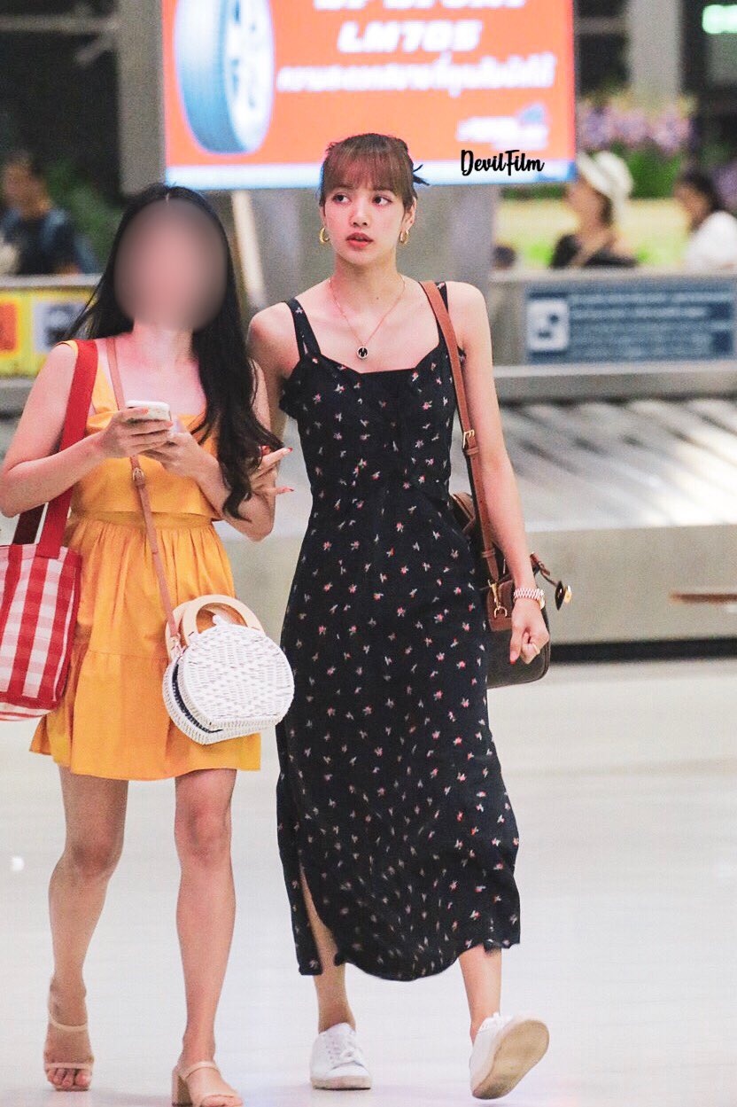 Lisa tai san bay anh 7