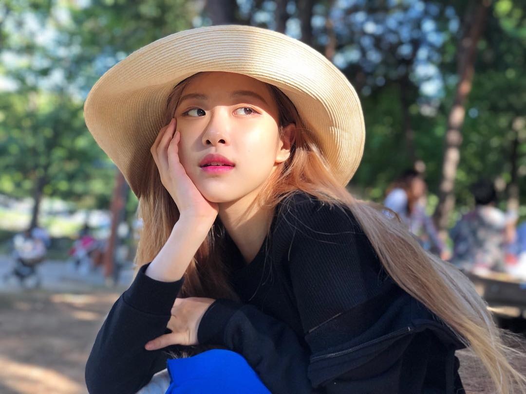 sao Kpop tai san bay anh 12