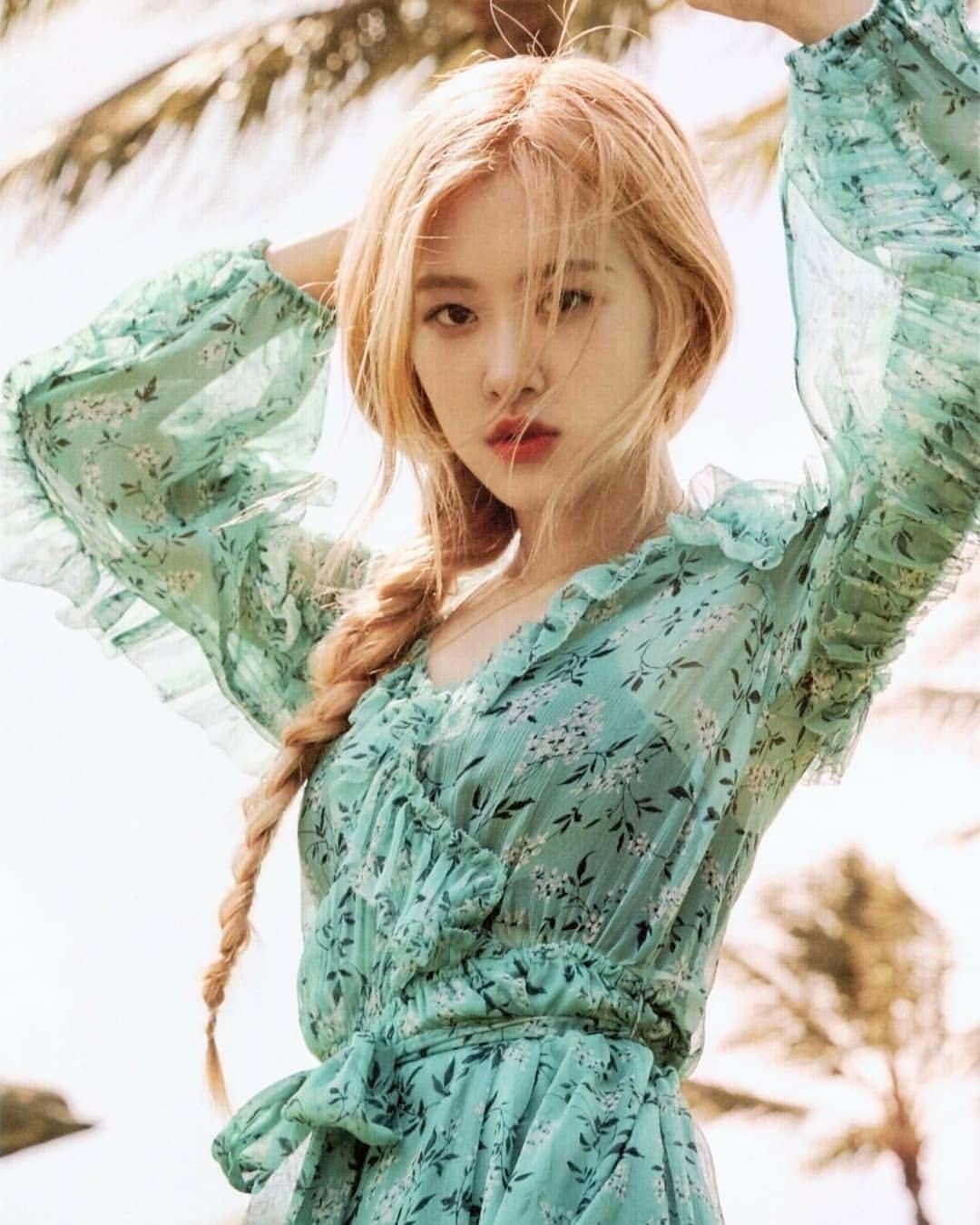 sao Kpop tai san bay anh 11