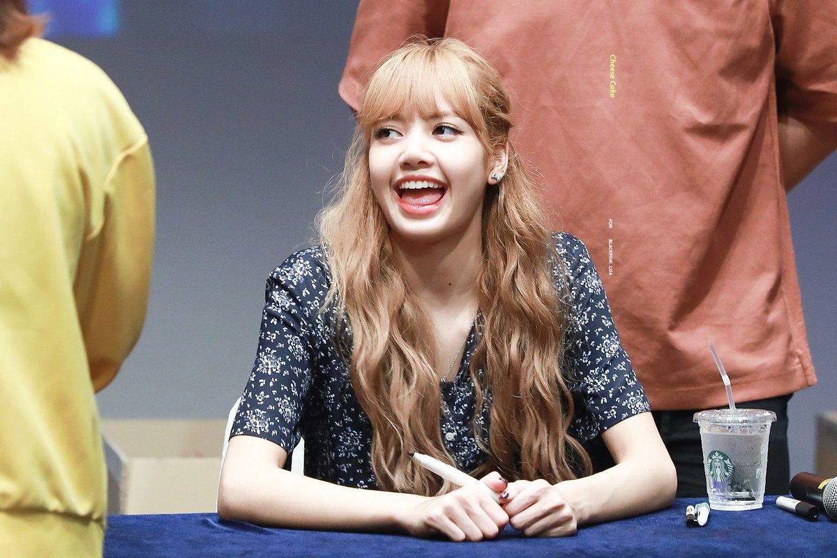 Guong mat dep nhat chau A anh 3