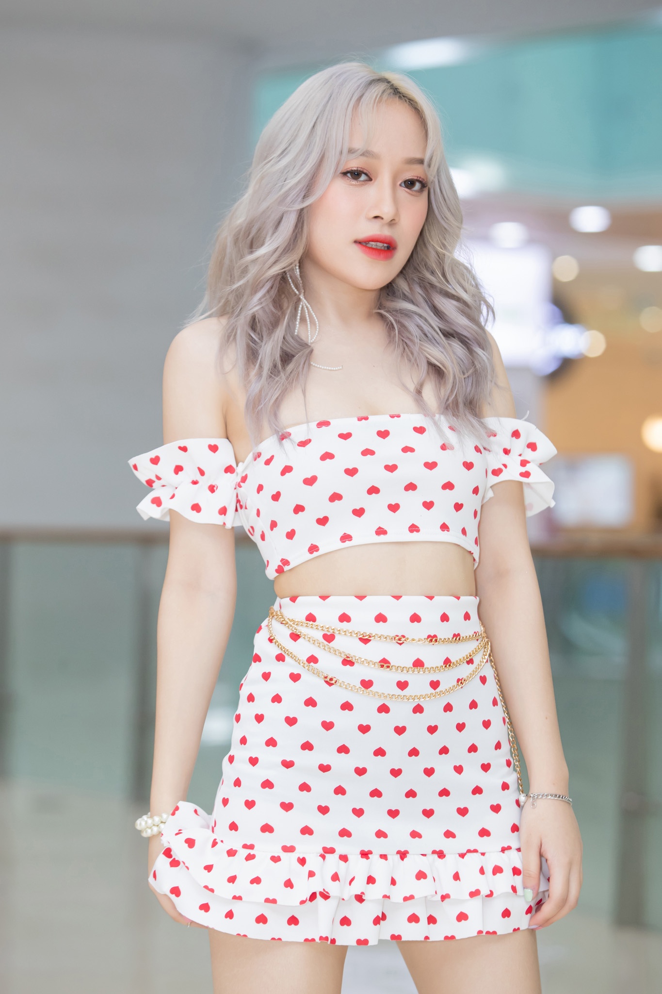 Lip B tro lai anh 13