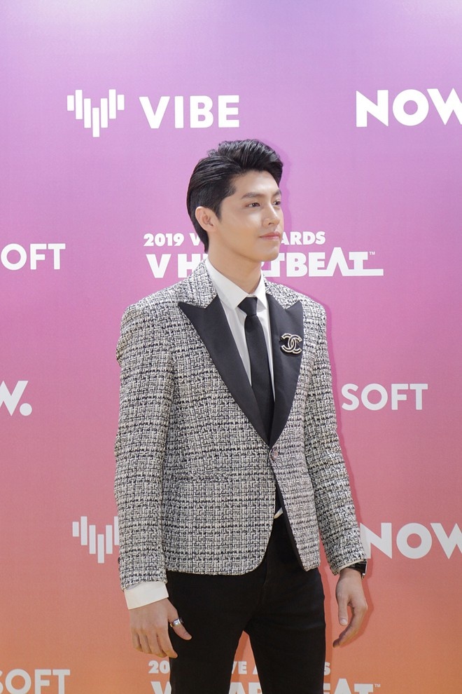 sao tren tham do anh 2