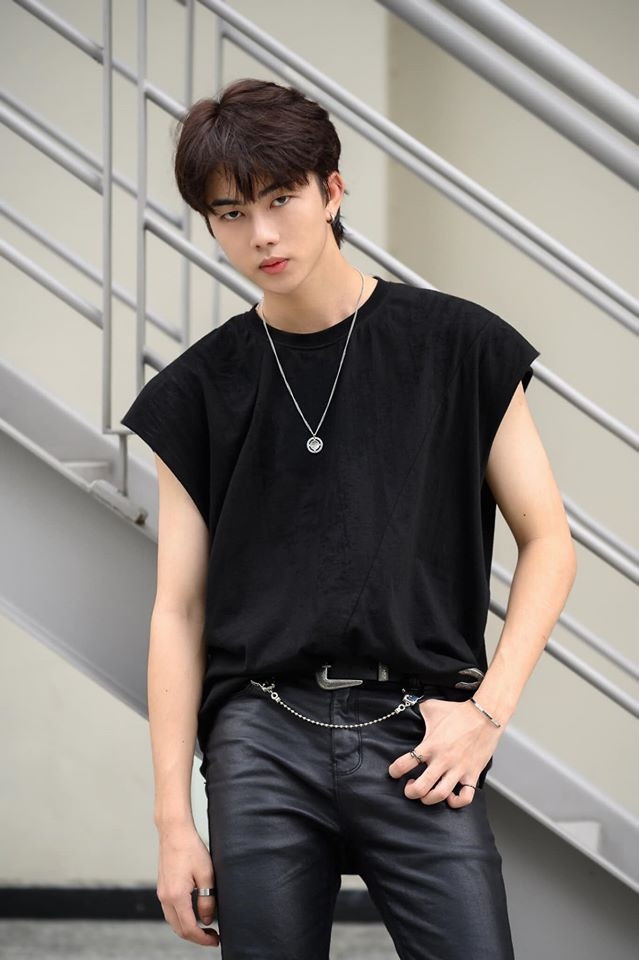 ca si Viet xuat than tu vu cong anh 9