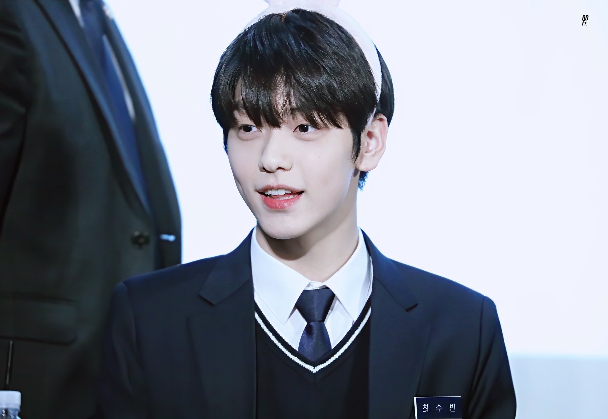 tan binh Kpop 2019 anh 2