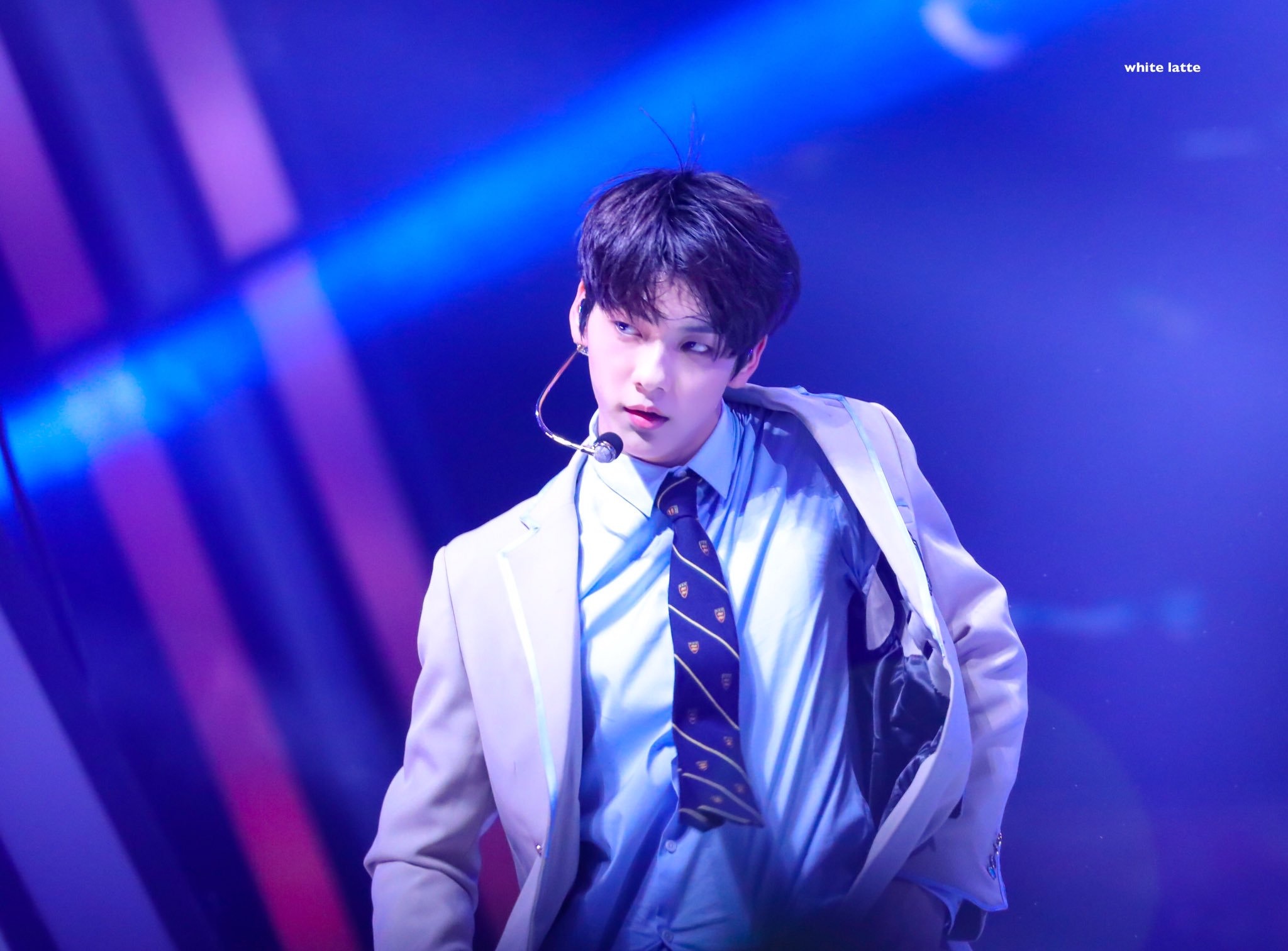 tan binh Kpop 2019 anh 1