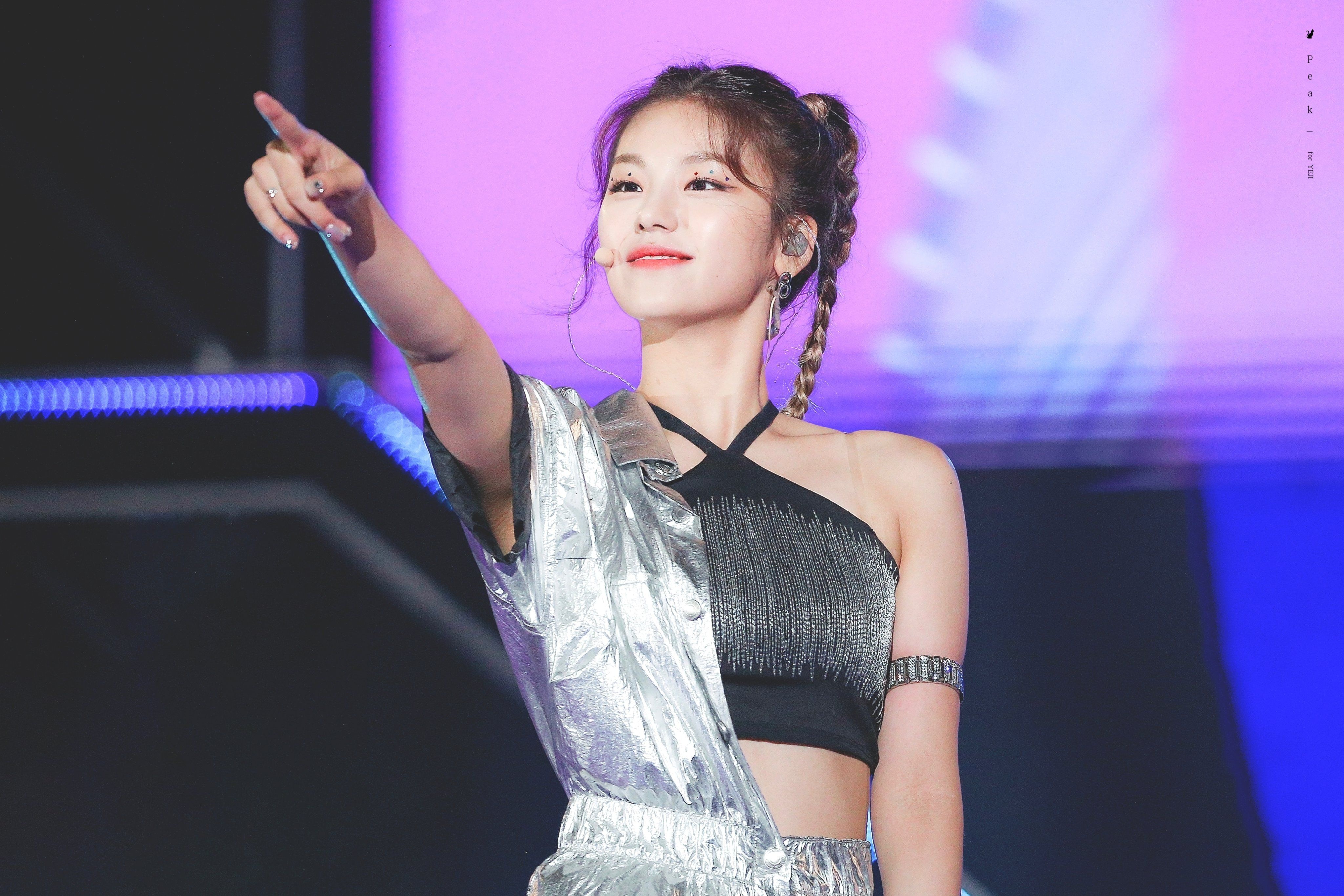 tan binh Kpop 2019 anh 13