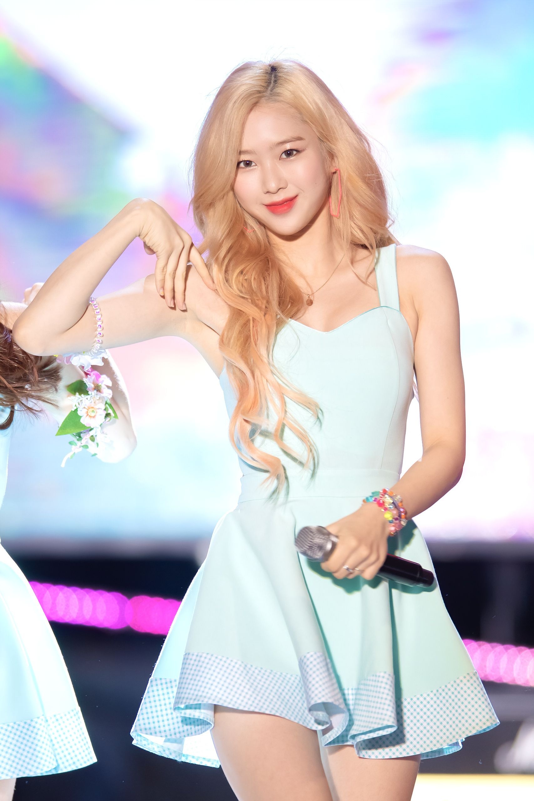 nữ thần tóc vàng mới của Kpop ảnh 13 nu than toc vang moi cua Kpop anh 13