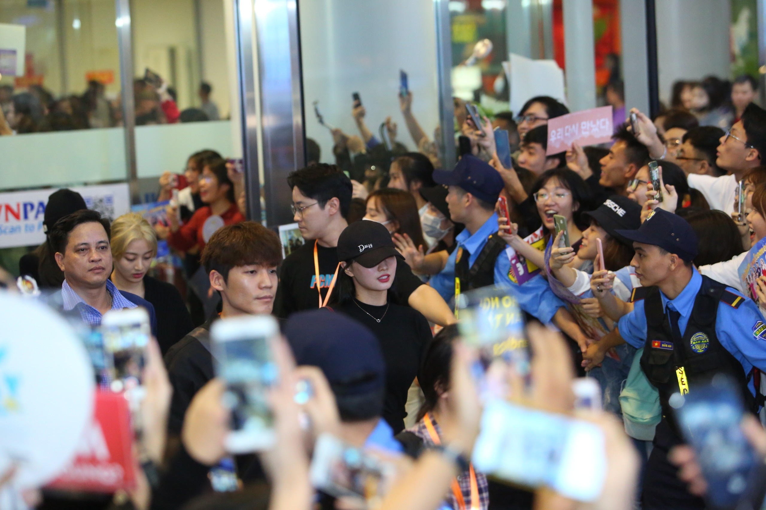 dan my nhan Han sang Viet Nam anh 1