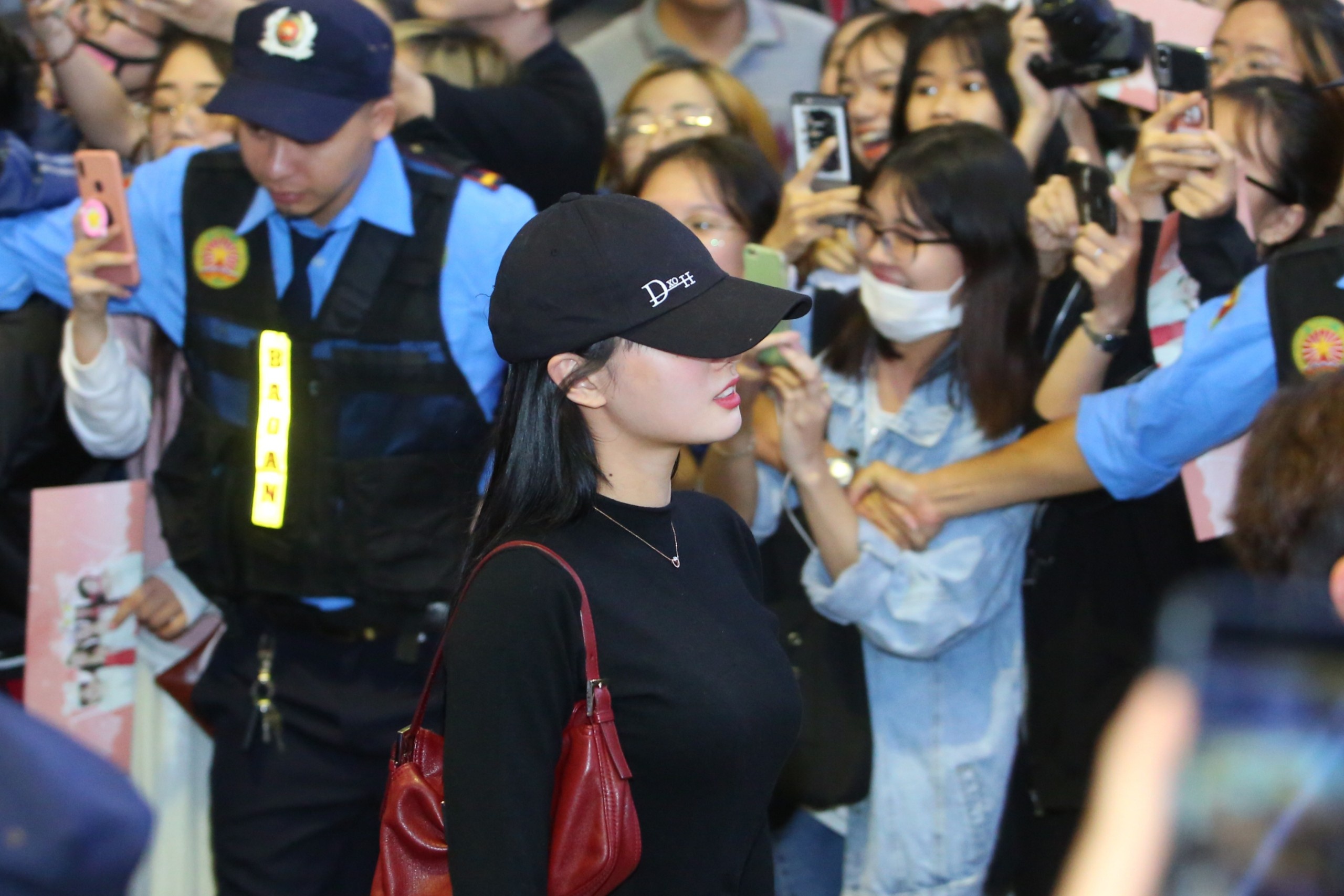 dan my nhan Han sang Viet Nam anh 2