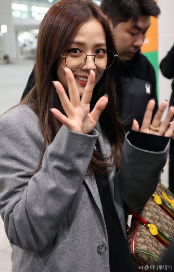 Black Pink tai san bay anh 3