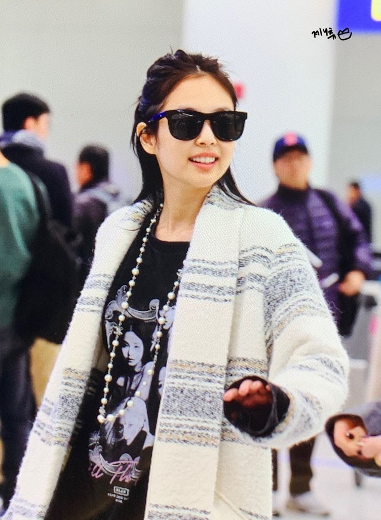 Black Pink tai san bay anh 5