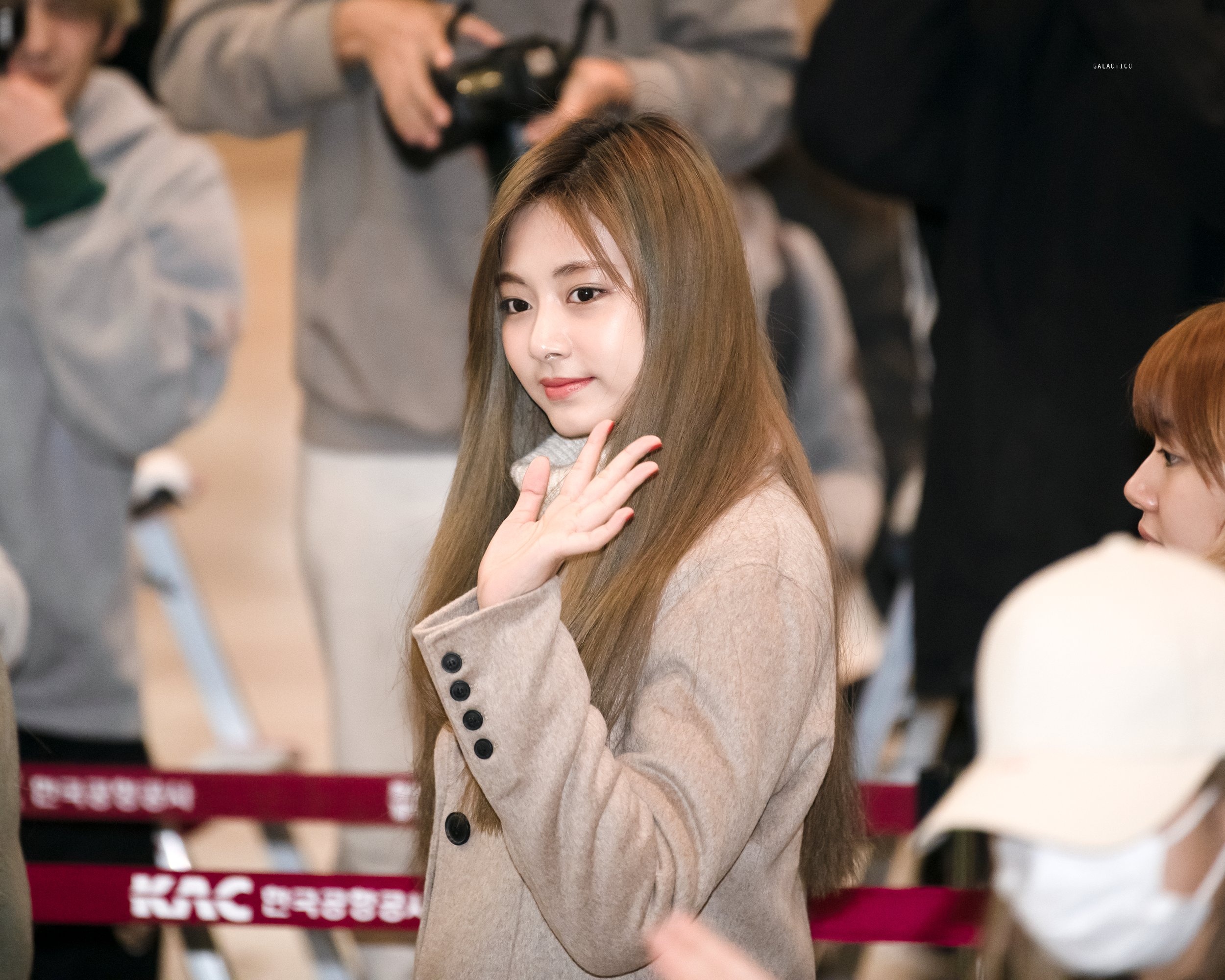 sao Kpop o san bay anh 8