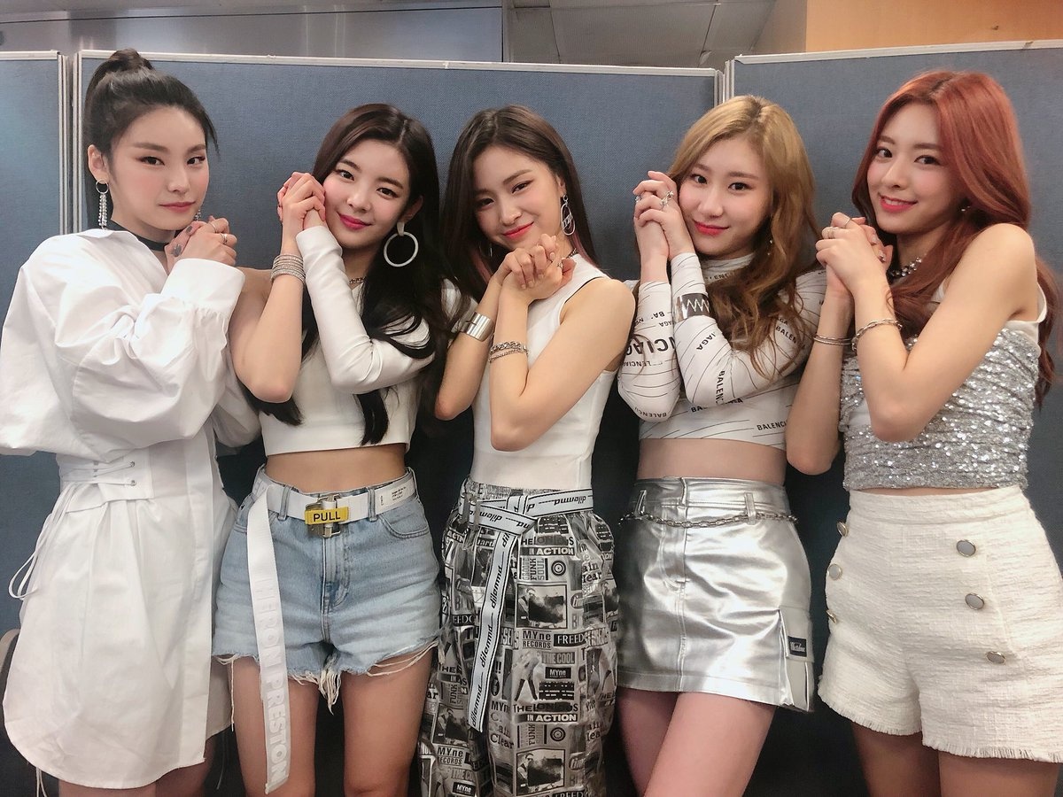 Nhung nhom nhac se thong tri nen am nhac Kpop trong thap ky toi hinh anh