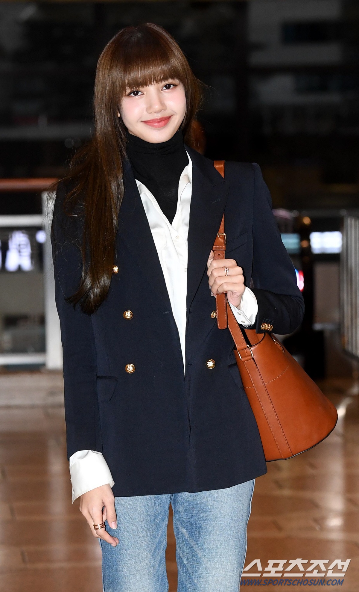 Lisa tại sân bay ảnh 6 Lisa tai san bay anh 6