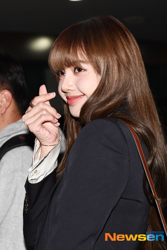 Lisa tại sân bay ảnh 9 Lisa tai san bay anh 9